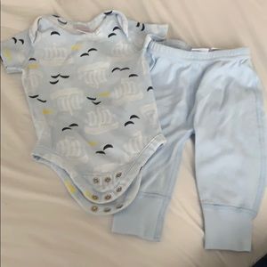 Hanna Andersson onesie and pant set